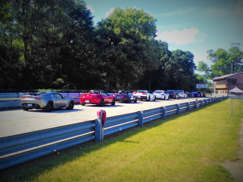 Illustration for article titled The Savvy Cavvy Goes to a Racetrack!